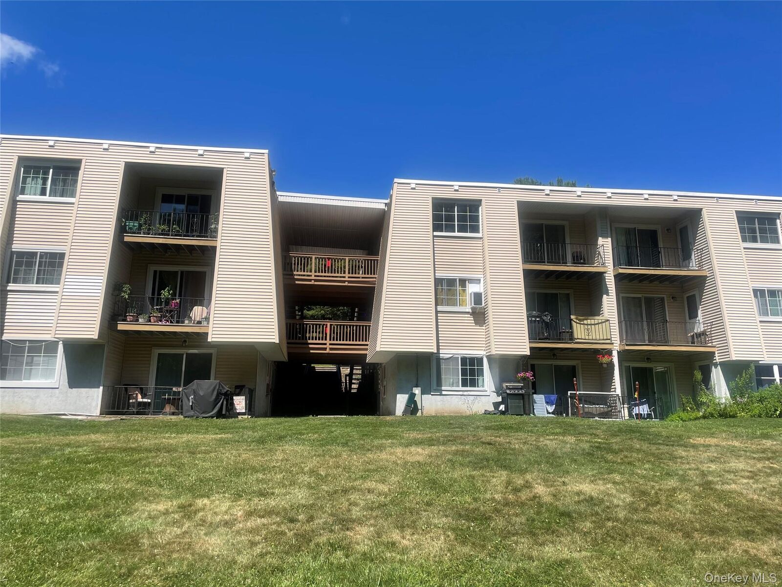 Property Photo: 311 Fox Run Lane NY 10512