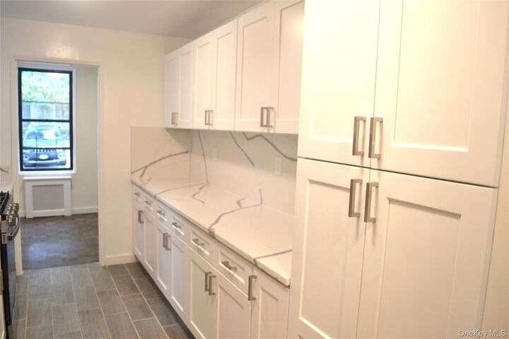 Property Photo:  632 Warburton Avenue 3M  NY 10701 