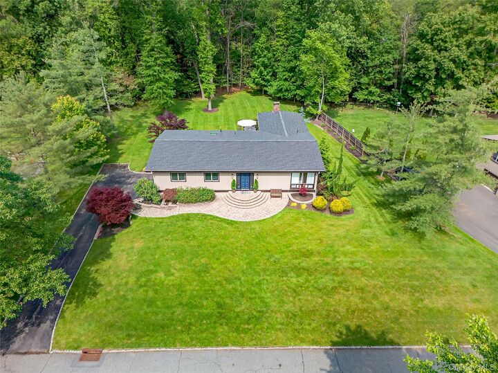 Property Photo:  103 Robin Hood Lane  NY 10994 