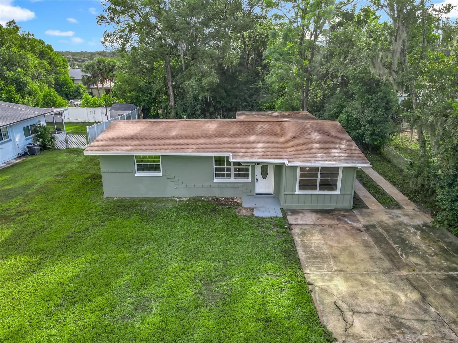 Property Photo:  530 S Carpenter Avenue  FL 32763 