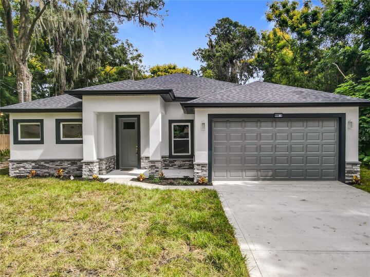 Property Photo:  905 S Garfield Avenue  FL 32724 
