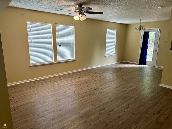Property Photo:  75 Declaration Drive  IN 46143 