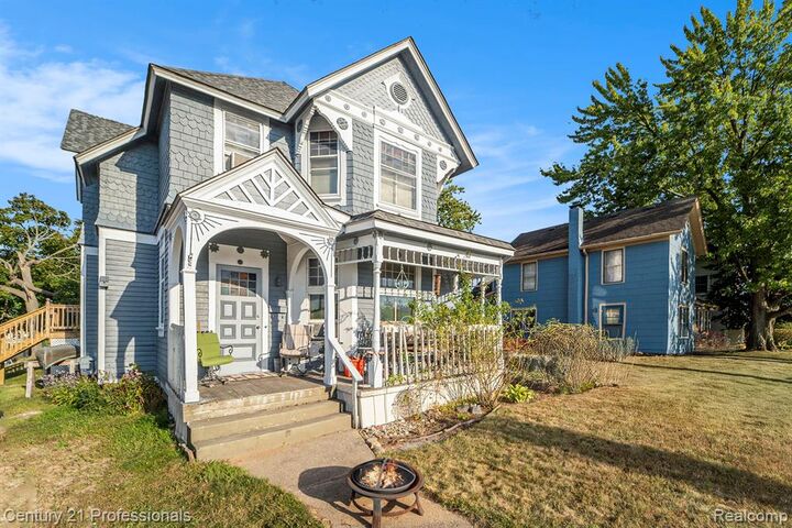 Property Photo:  428 East Street  MI 48307 2016