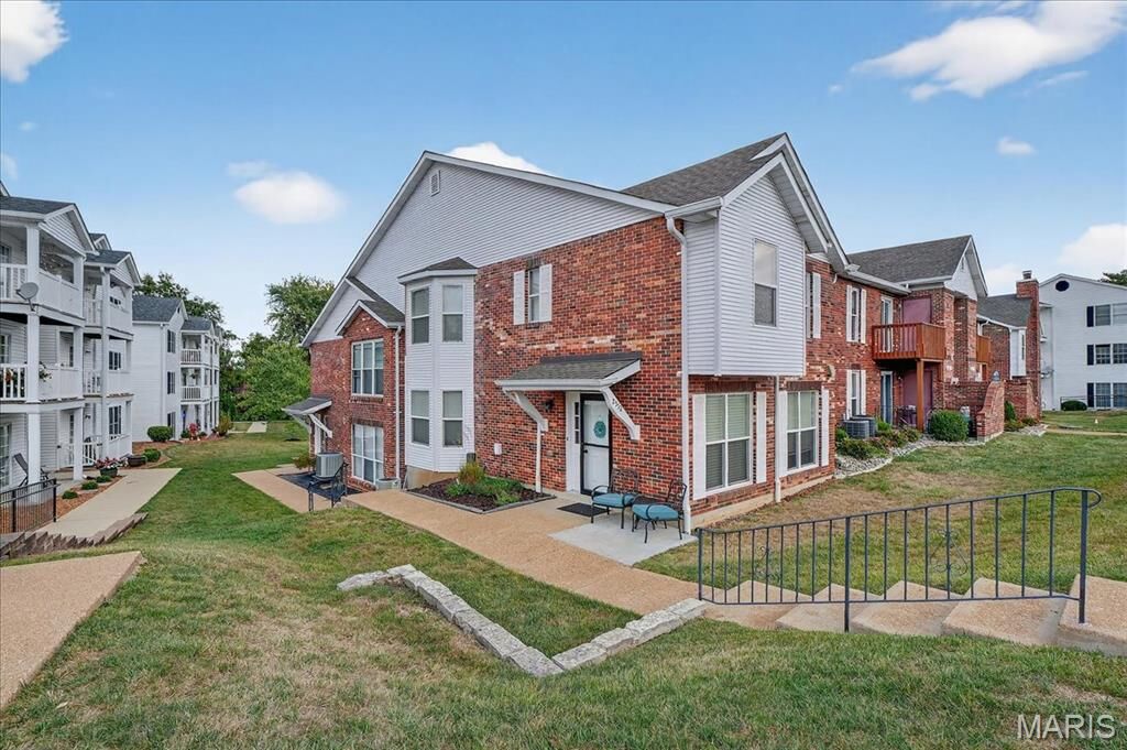 Property Photo:  2552 Coppergate Square Drive  MO 63129 