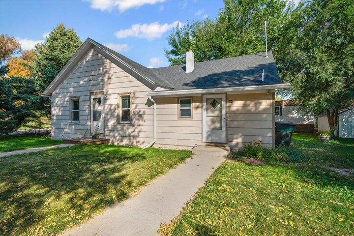403 4th Avenue  Belle Fourche SD 57717 photo