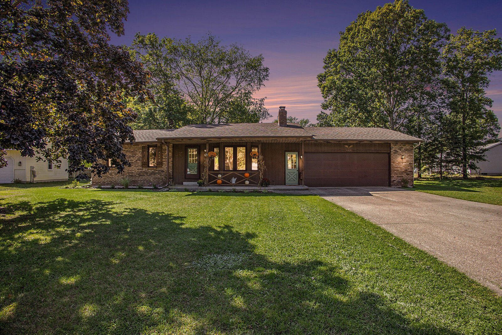 Property Photo: 888 S Kingwood Court MI 49424