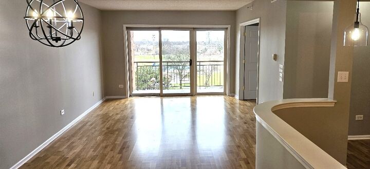 Property Photo: 1 N Beacon Place 305 IL 60525