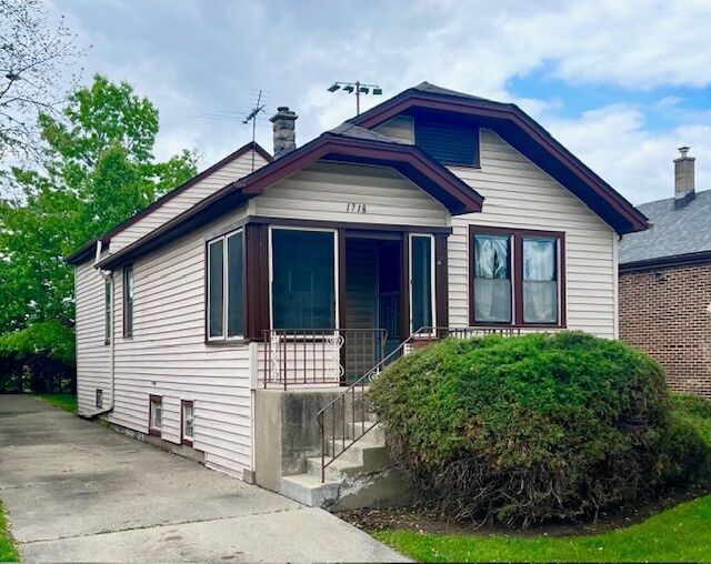 Property Photo:  1718 N 15th Avenue  IL 60160 