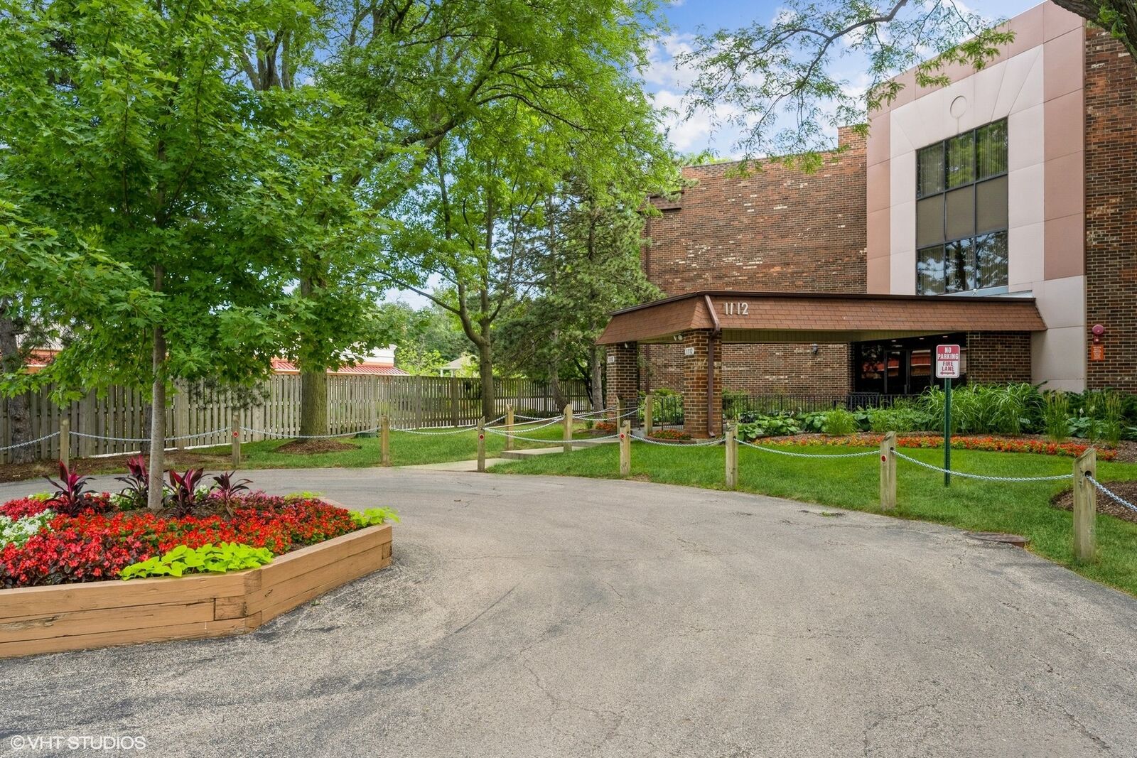 Property Photo:  1112 Castilian Court 313  IL 60025 