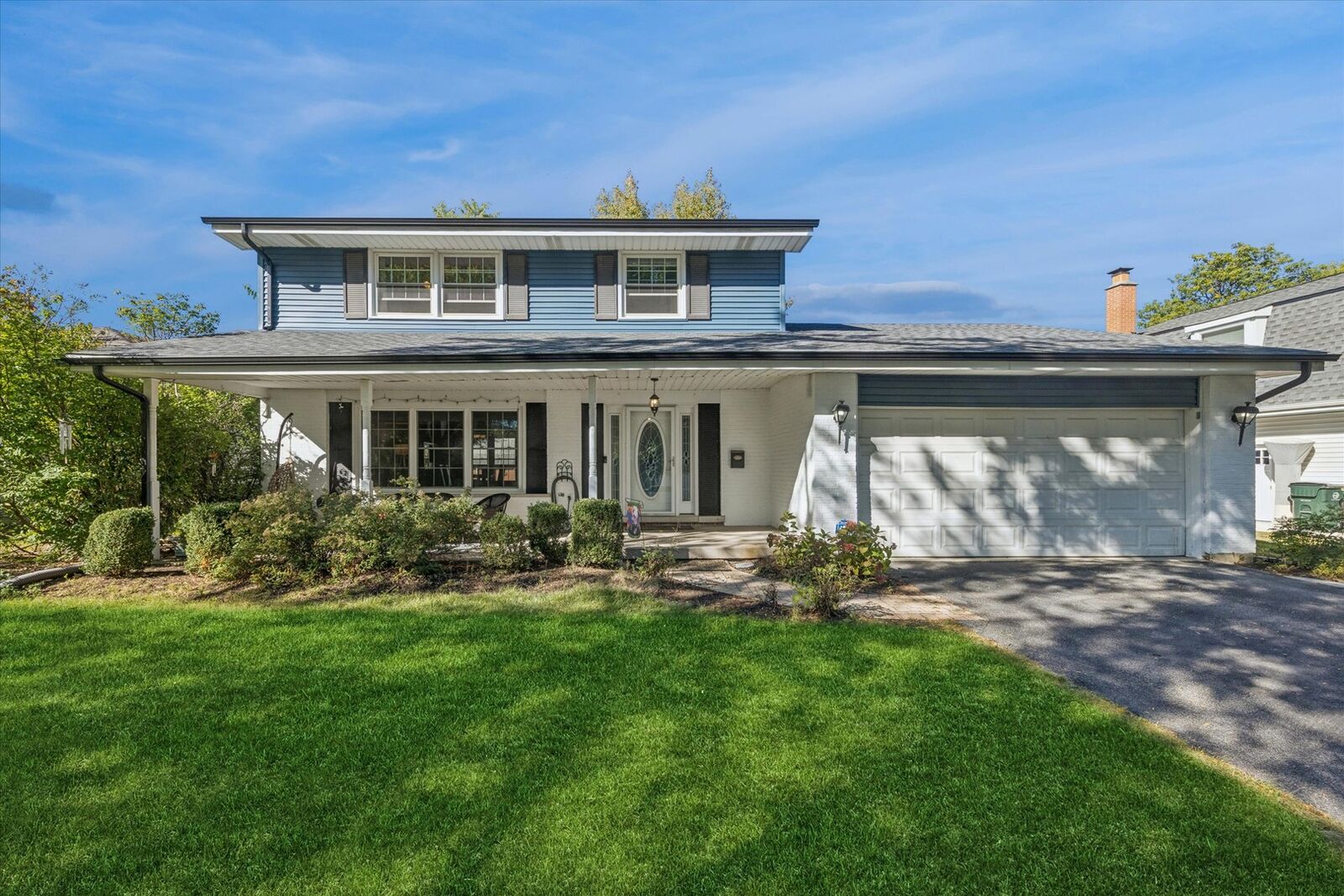 Property Photo:  9S080 Stratford Place  IL 60561