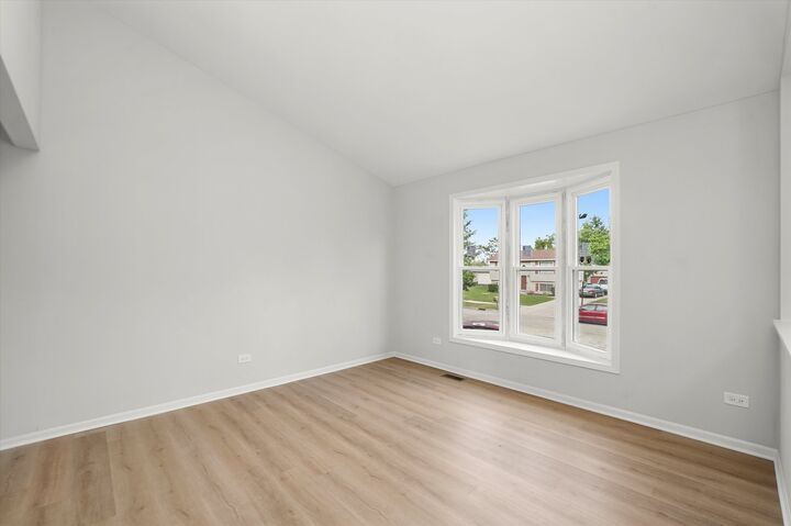 Property Photo:  2102 Tamarack Drive  IL 60432