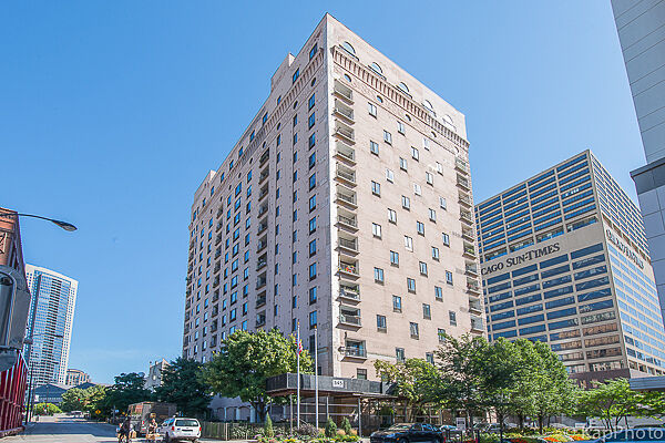 Property Photo: 345 N Canal Street 404 IL 60606