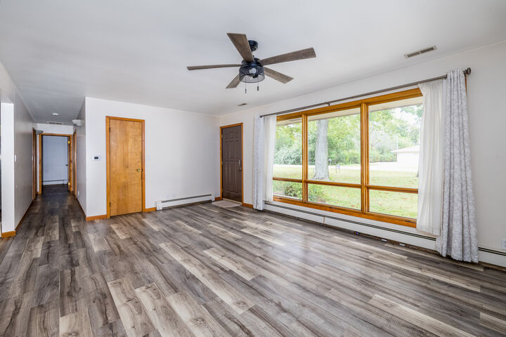 Property Photo:  104 Central Court  IL 60970 