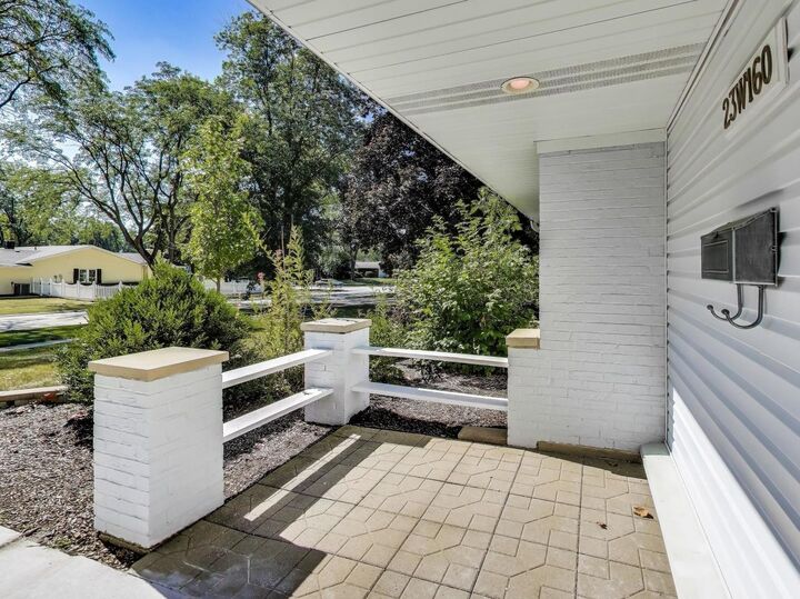 Property Photo:  23W160 Woodcroft Drive  IL 60137