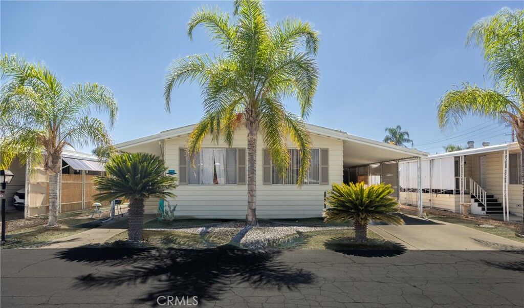 Property Photo:  1525 W Oakland Avenue 113  CA 92543 