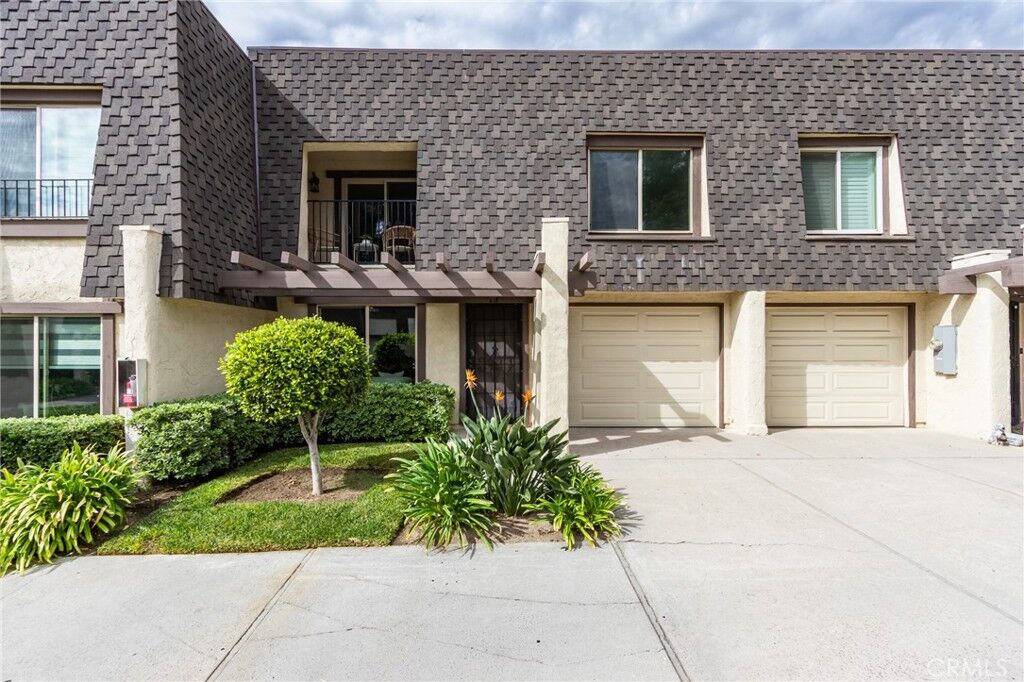 Property Photo: 914 Fairview Avenue 15 CA 91007