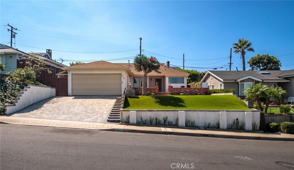 Property Photo:  206 Calle De Sirenas  CA 90277 