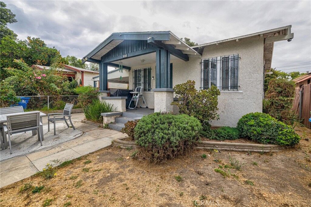 Property Photo: 1548 E 54th Street CA 90011