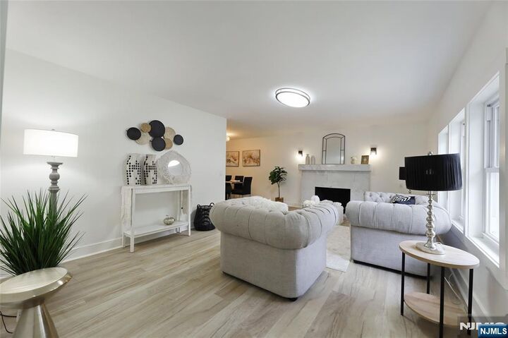 Property Photo:  6 Tamarack Trail  NJ 07460 