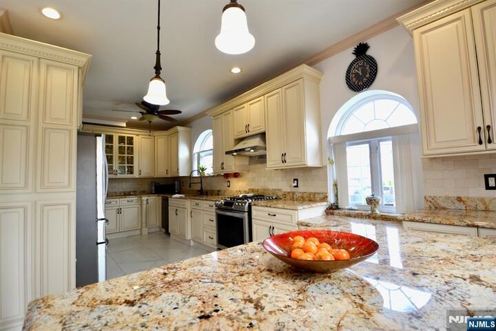 Property Photo:  89 Rose Street  NJ 07075 