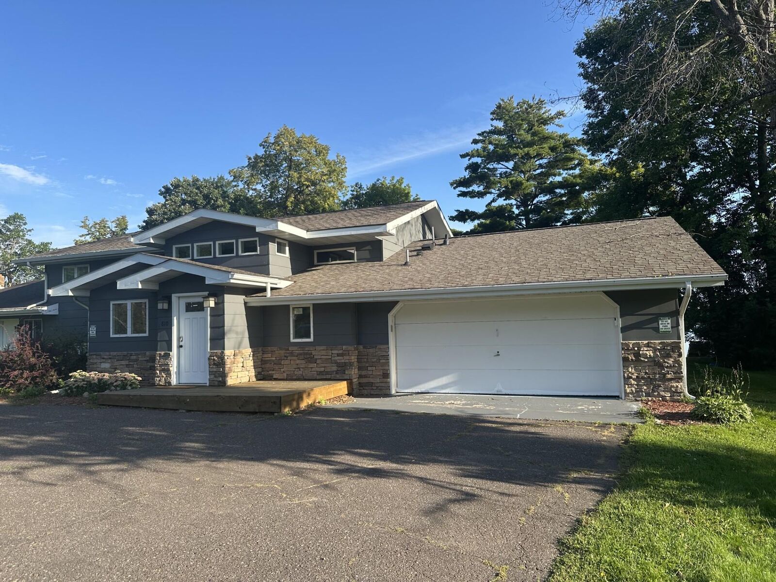 Property Photo:  810 Main Street W  MN 56342 