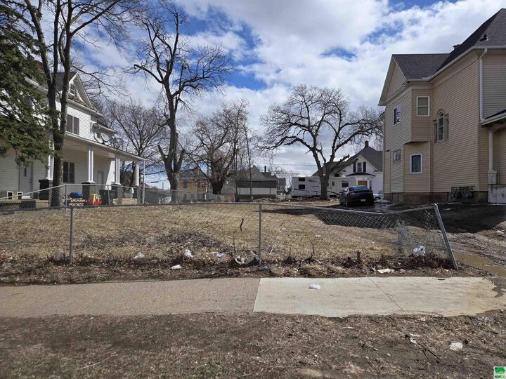 Property Photo: 1606 Nebraska St. IA 51105