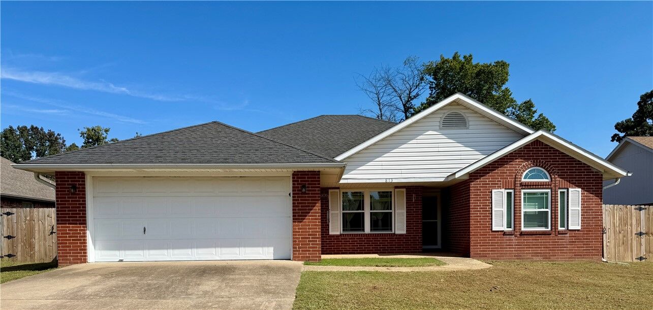 Property Photo:  813 N 26th Street  AR 72756 