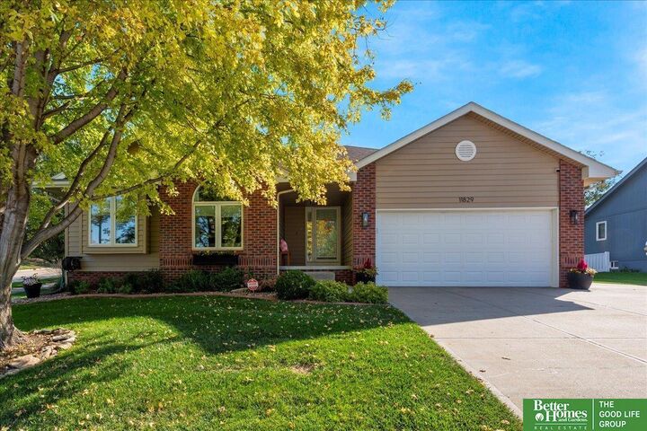 11829 S 217th Street  Gretna NE 68028 photo