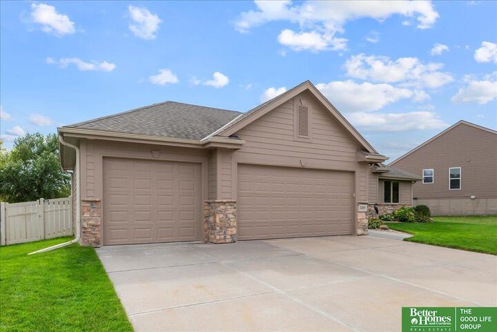 Property Photo:  21205 Stonehaven Court  NE 68028 