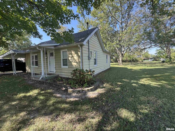 Property Photo:  15679 Bessie Street  IL 62884 