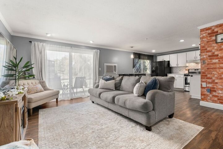 Property Photo:  25 Fernview Avenue 8  MA 01845 