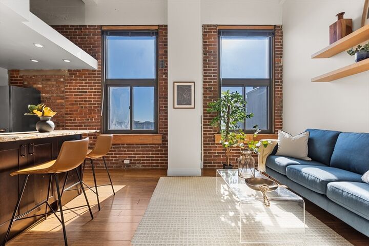 Property Photo:  320 W 2nd St 502  MA 02127 