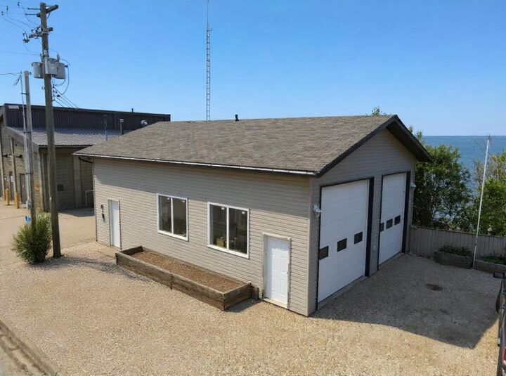 Property Photo: 81 Peace River Avenue AB T0G 1J0