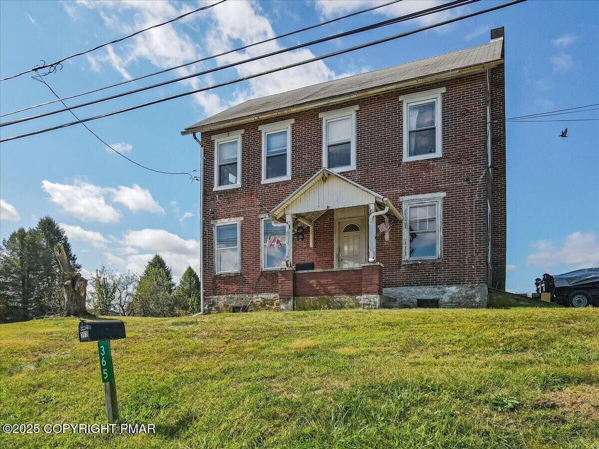 Property Photo:  365 Mulberry Drive  PA 18088 