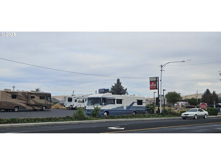 W 2nd St  The Dalles OR 97058 photo