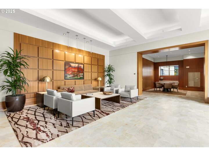 Property Photo:  2351 NW Westover Rd NW 906  OR 97210 