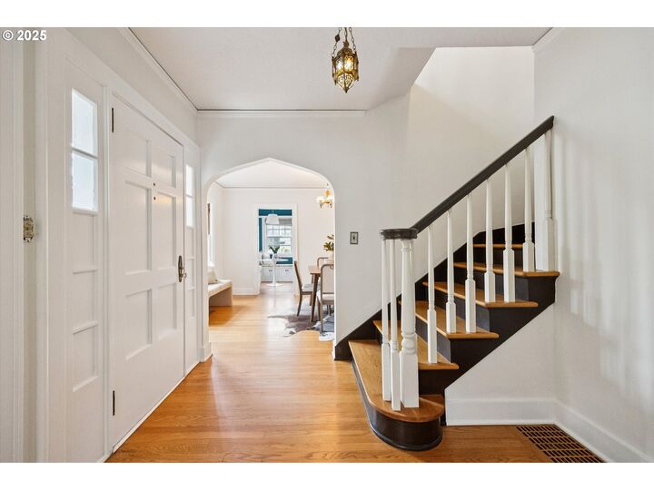 Property Photo:  7335 N Wall Ave  OR 97203 