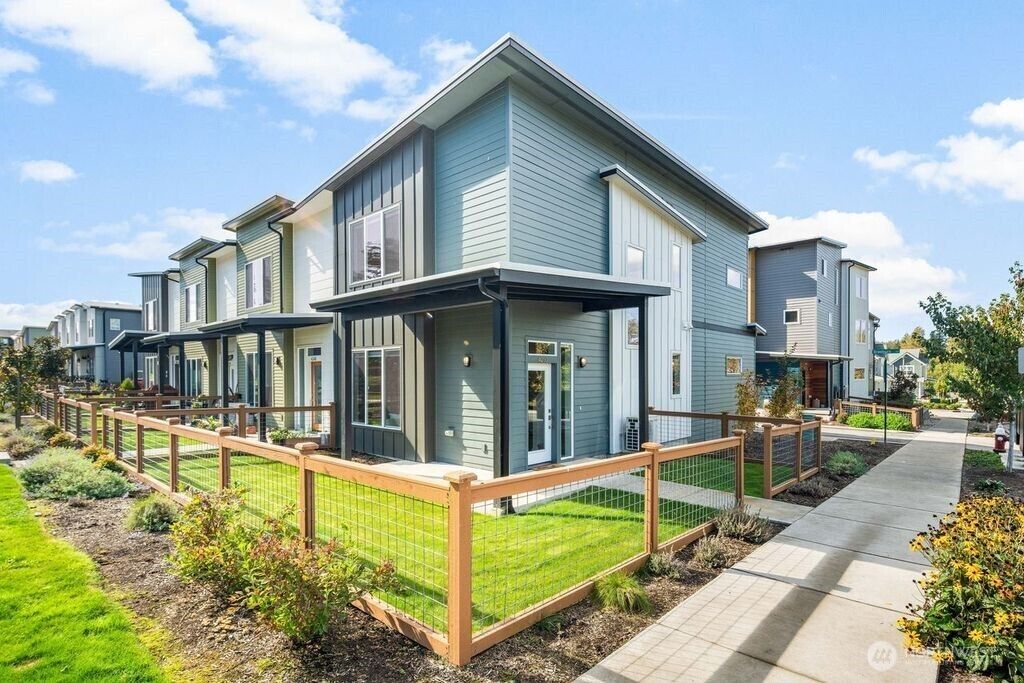 Property Photo: 4250 Braeburn Lane 37 WA 98226