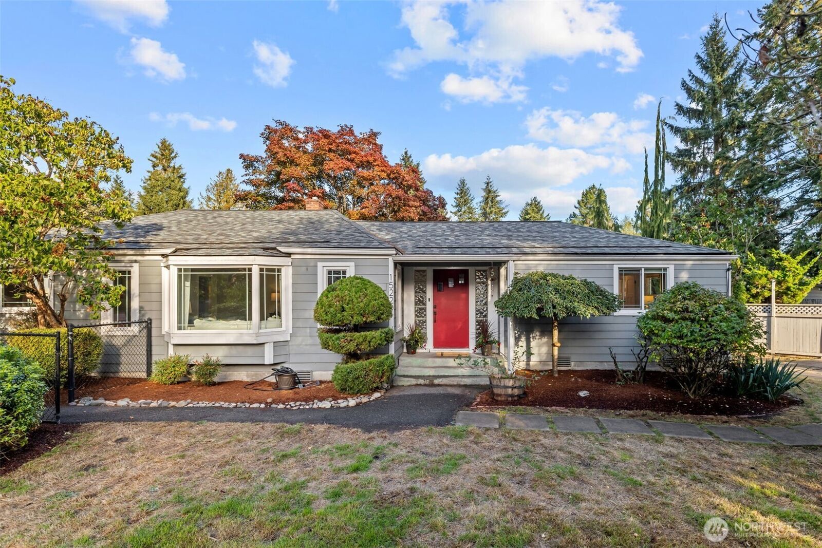Property Photo:  15220  12th Avenue NE 15220  WA 98155 