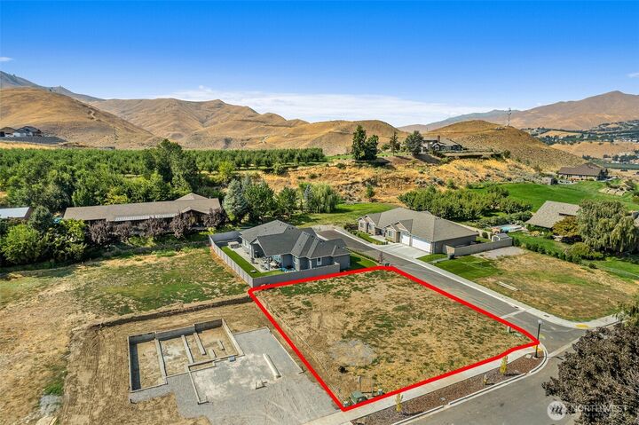 Property Photo:  2140  Covey Ridge Lane  WA 98801 