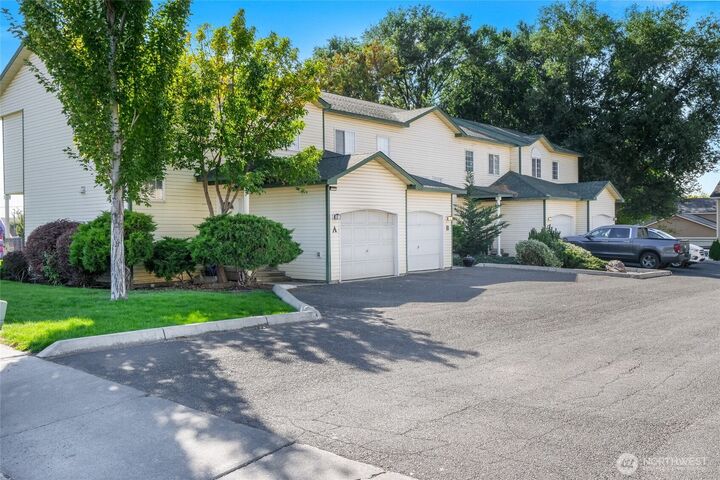 Property Photo:  1430 S Skyline Drive  WA 98837 