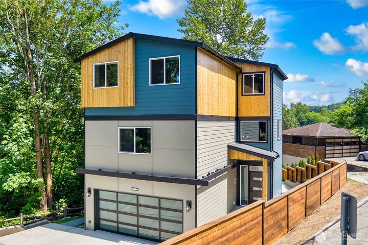 5732  Halls Lake Way  Lynnwood WA 98036 photo