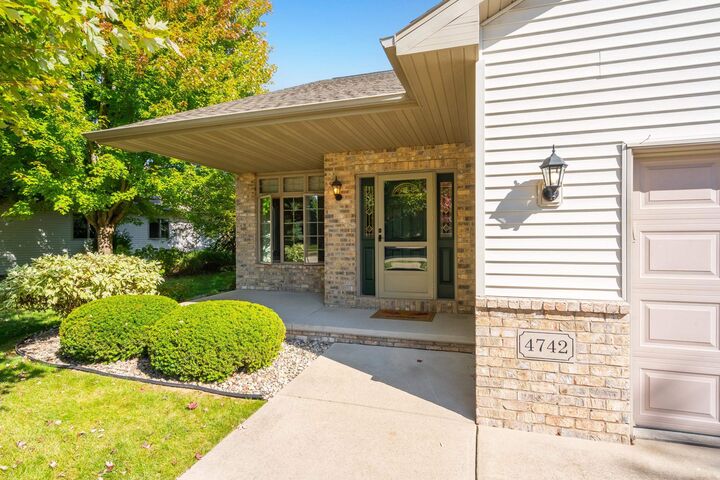 Property Photo:  4742 N Providence Avenue  WI 54913 