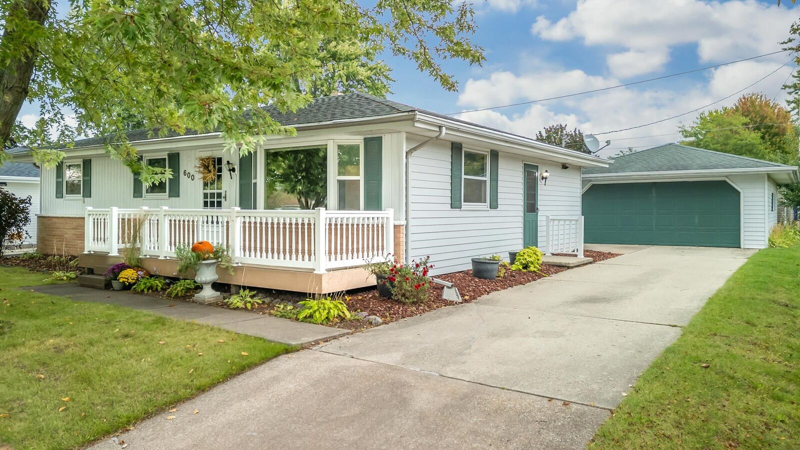 Property Photo: 600 S Theodore Street WI 54915