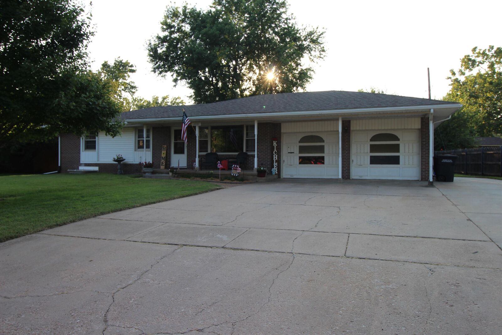 Property Photo: 2331 Leigh St KS 67010