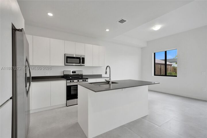 Property Photo:  18944 SW 344th Ter  FL 33034 