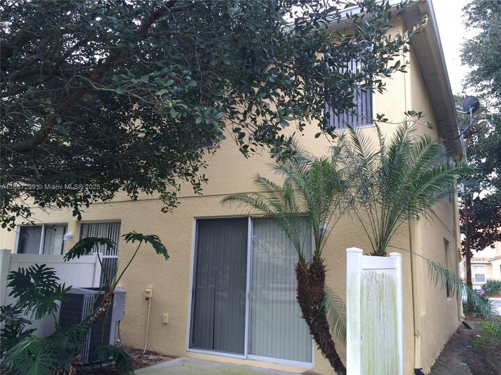 Property Photo: 2669 Mayaguana Street 2669 FL 34747