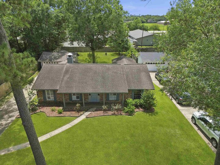 Property Photo:  1135 Ivy Lane  TX 77706 