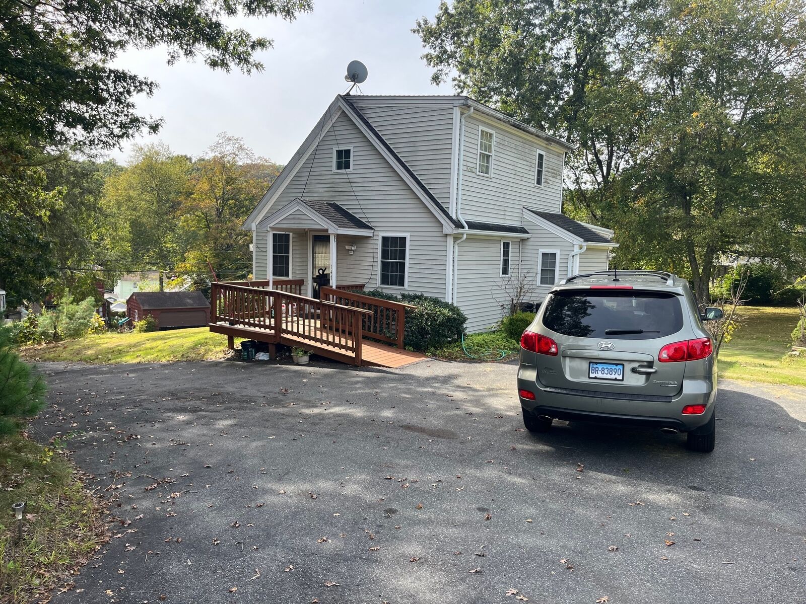 Property Photo:  147 Oakdale Manor Road  CT 06488 