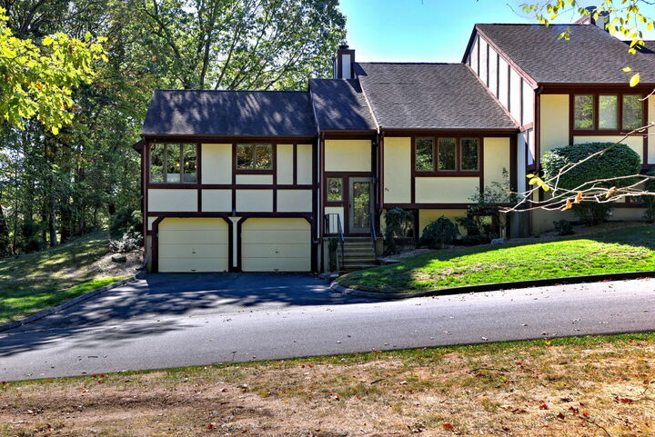 Property Photo: 690 Forest Road 511 CT 06516